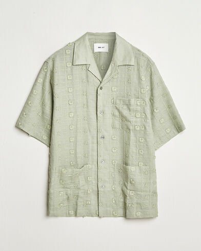 NN07 Ben Lyocell Fil Coupé Embroidery Anglaise Shirt Sage Green NN07 Ben Lyocell Fil Coupé Embroidery Anglaise Shirt Sage Green