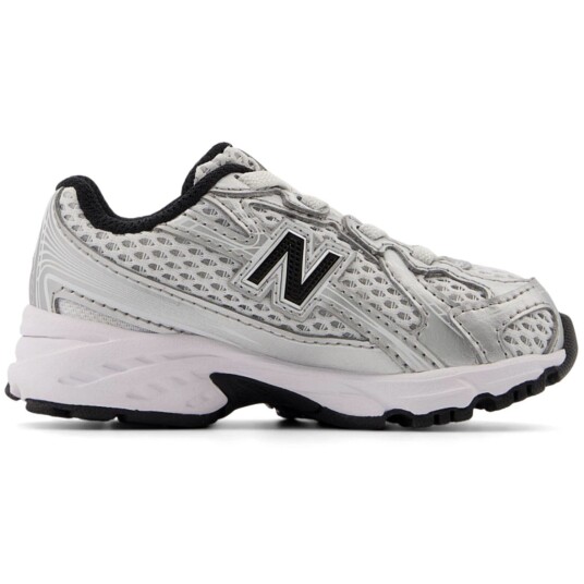 New Balance Silver Metallic 740 Kids Bungee Lace Sneakers 21