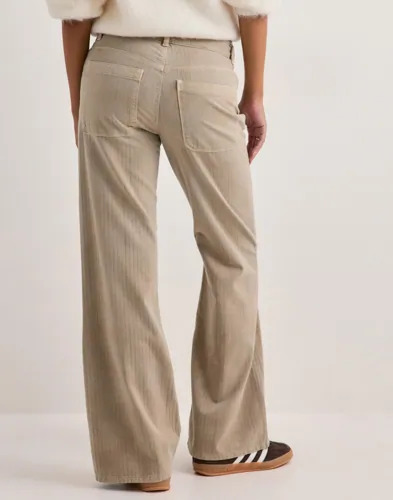 Nelly Beige Cargo Jeans