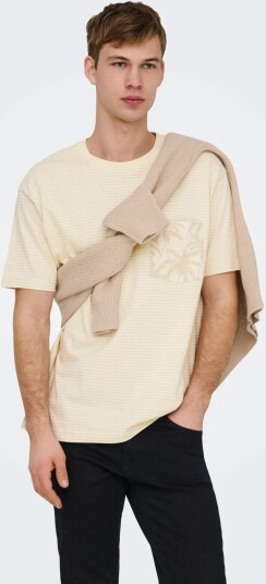 ONLY & SONS Onsfred Stripe Life Rlx Leaf Ss Pckt Tee   Cream   XS