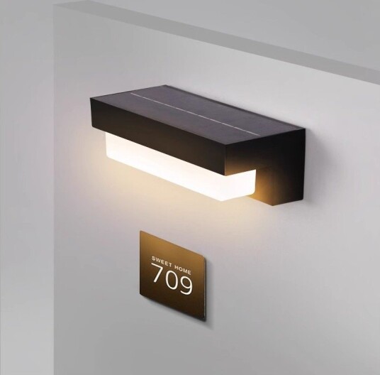 Ledlife Solcelle CCT vegglampe IP54 3 lysfarger sort firkantet skumringssensor Farge på huset : Svart Kulør : 3 i 1 Ledlife Solcelle CCT vegglampe IP54 3 lysfarger sort firkantet skumringssensor Farge på huset : Svart Kulør : 3 i 1