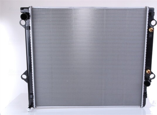 Radiator NISSENS 646805