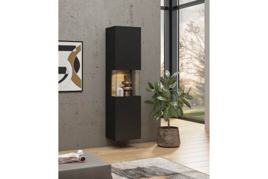 Jestine Vitrineskap 140 cm Svart Jestine Vitrineskap 140 cm Svart