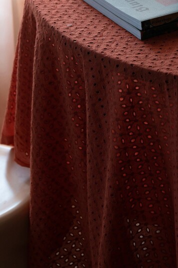 Mimou Bordduk Broderie Anglaise Rød Mimou Bordduk Broderie Anglaise Rød
