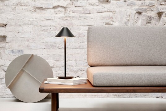 Louis Poulsen Louis Poulsen Keglen Bordlampe sort