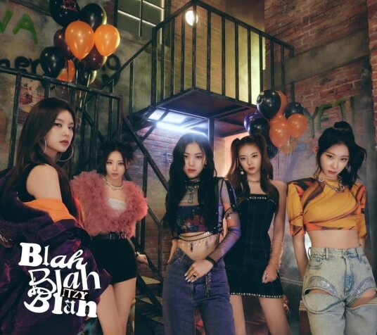 ITZY Blah Blah Blah Version B CD ITZY Blah Blah Blah Version B CD
