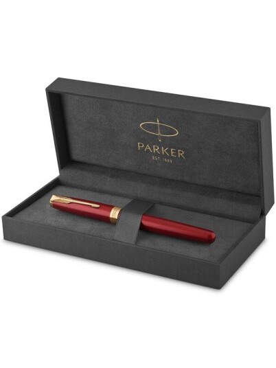Parker Sonnet Fountain Pen  Rød Lacquer with Gull Trim  Medium Nib  Gift Box