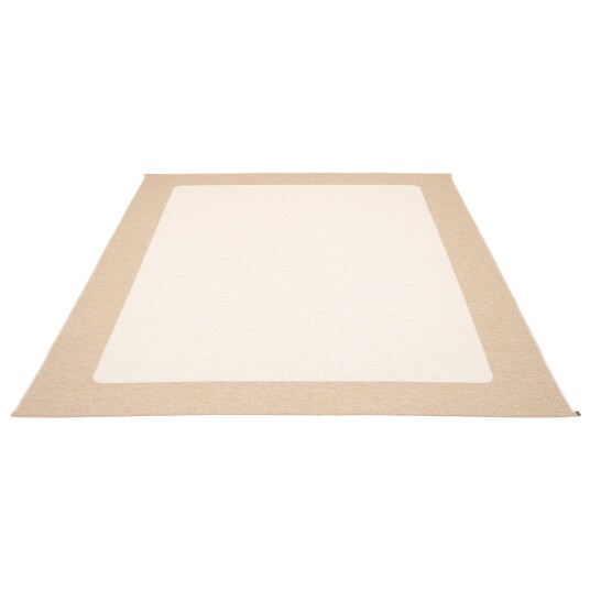 Pappelina Ilda matte 180x260 cm beige / vanilla