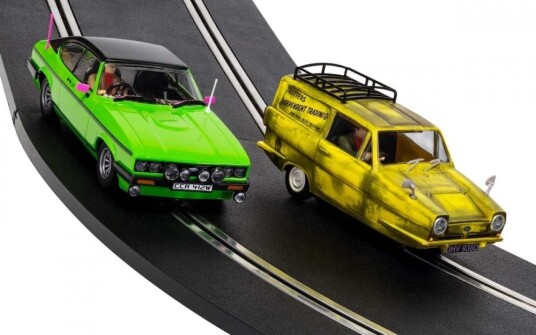 Scalextric Only Fools and Horses 1:32 Bilsett - Spesialutgave Twin Pack Scalextric Only Fools and Horses 1:32 Bilsett - Spesialutgave Twin Pack