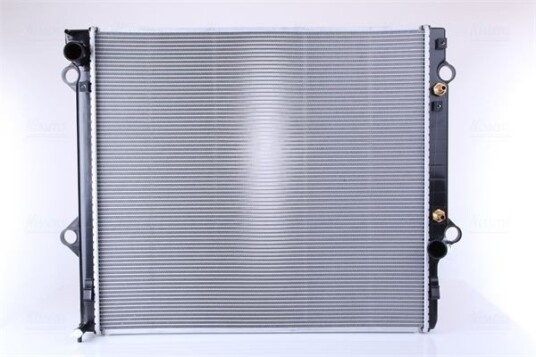 Radiator NISSENS 646804