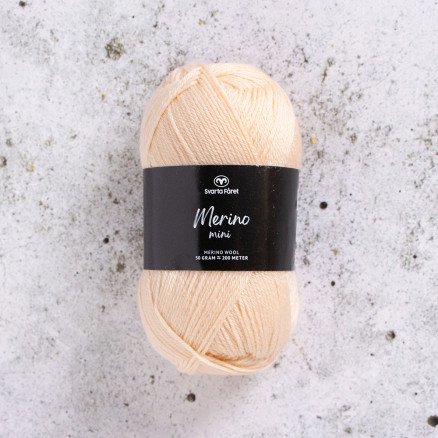 Svarta Fåret Merino Minigarn 107 Macadamianøtt Svarta Fåret Merino Minigarn 107 Macadamianøtt