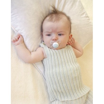 First Impression Singlet by DROPS Design Baby undertrøye Strikkeoppskrift str Prematur 4 år