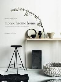 Monochrome Home Av Hilary Robertson