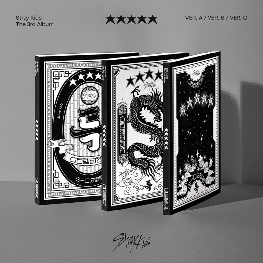Stray Kids  (5Star) (104 page photobook)  CD