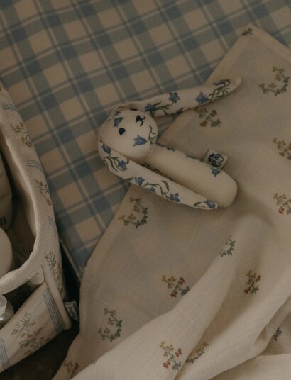 Garbo&Friends Bell Flower Rattle Bunny Cream Garbo&Friends Bell Flower Rattle Bunny Cream