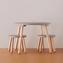 Kids Concept® bord og to krakker lysebrun