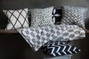 Chhatwal & Jonsson Ikat Sema pute Blue/off-white, 40 cm