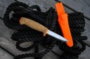 Morakniv Flytende Serrated Lommekniv Oransje 96 mm med Slire