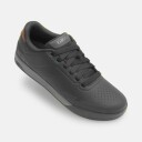 Giro Latch Black/Dark Shadow 42