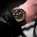 AVI 8 Hawker Hurricane AV 4101 0B   Herre   44 mm   Analog   Kvarts urverk   Mineralglas