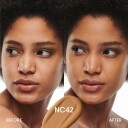 MAC Studio Radiance Serum-Powered Foundation - Fuktighetsgivende, Glødd, 30 ml, Farge NC42