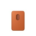 Apple FineWoven Lommebok med MagSafe for iPhone 17 Pro - Reverød