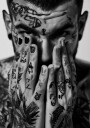 Tattooed Face and Hands Plakat Plakat / 21x30cm