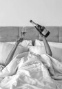 Woman Drinking Wine in Bed Plakat Plakat / 70x100cm