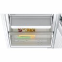 Bosch Serie 4 KIV86VFE1 Integrert Kombiskap med VitaFresh XXL Hvit