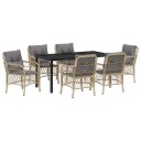  7-delt hage spisebordsett med puter i beige poly rattan.