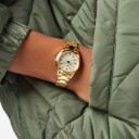 Seiko, Basic dameklokke med gullfarget stållenke