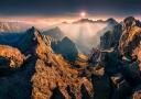 Golden Mountain Peaks Plakat / 30x40