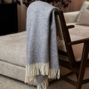 Stackelbergs Wool Fishbone Teppe 130x170 cm Lysegrå/Off white