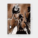 Lerretsbilde 70x100 cm Jazzsanger fremfører en sang med musikere i bakgrunnen Brun / Svart / Hvit