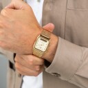 Casio Herreklokke AQ 230GA 9DMQYES Collection Gullfarget/Gulltonet