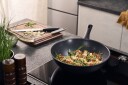 Zwilling Madura Plus Wok 30 cm Non stick   Svart