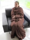 Borg Living Snuggie pledd Teppe med ermer 130x180 cm Brun