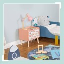 Barnas nattbord med skap – fargerikt design
