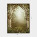 Lerretsbilde 70x100 cm Gotisk portal omgitt av grøntområder og tåke i et mystisk skogsmiljø Grå / Grønn / Beige