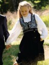 Salto Oline Festdrakt til jente med blå/sølv vest hvit skjorte 7 år   122 cm