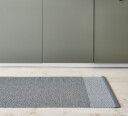 Pappelina Edit matte blå stone metallic tåke 70x200 cm