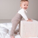 Bluum Strik Strikkebukse med seler i ribb - garnpakke i Bluum Soft Merino Ull
