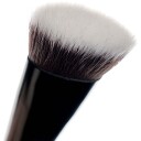 Brushworks No. 11 Flat Top Contour Brush
