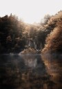 Sunrise in the Misty Forest with Reflections Plakat Plakat / 50x70cm