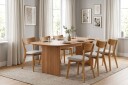 Alma spisegruppe 220 cm rektangulær i eik med 6 Amelia spisestoler med pute   Eik/beige