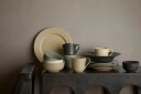 Lyngby celæn - Rhombe Earth kopp med hank 39 cl clay