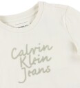 Calvin Klein T skjorte   Ventetid Logo   Turteldue   Calvin Klein   2 år 92   T skjorte   Beige