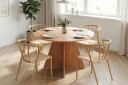Vera spisegruppe rund 110 cm eik med 4 Winston spisestoler   Eik
