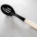 Lifetime Brands Europe Ltd KitchenAid Skje Med Riller 35cm Nylon Krem