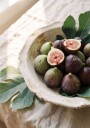 Figs In a Bowl Plakat Plakat / 50x70cm